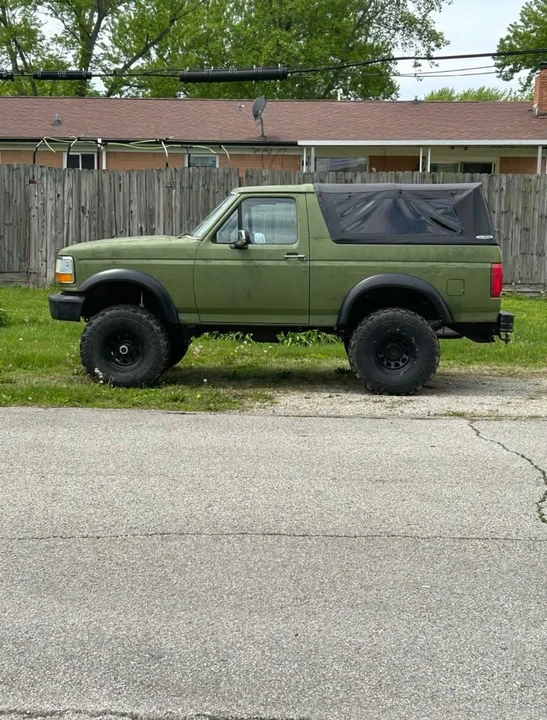 1993 Ford Bronco 5th Gen - Image 2 of 9