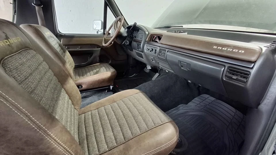 1993 Ford Bronco 5th Gen - Image 4 of 11