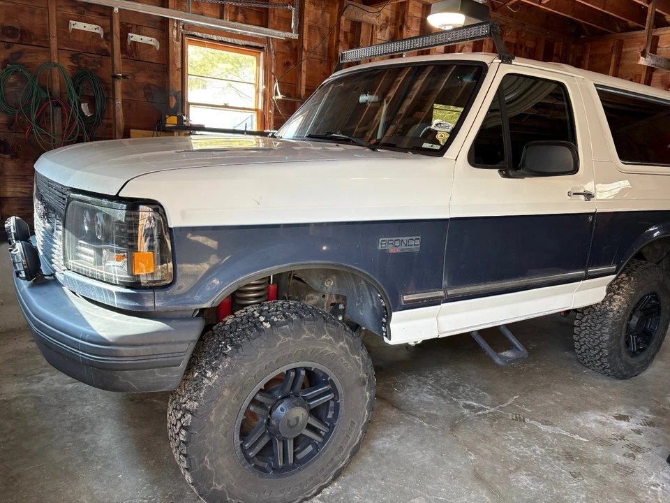 1993 Ford Bronco 5th Gen - Image 2 of 21