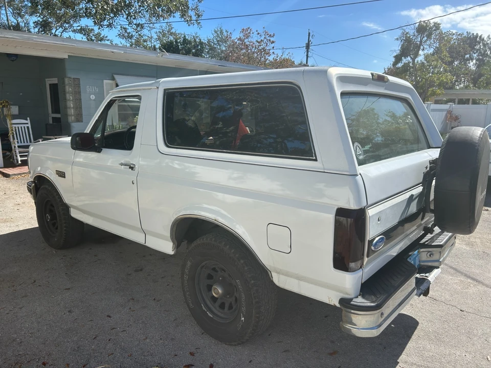 1993 Ford Bronco 5th Gen - Image 2 of 12