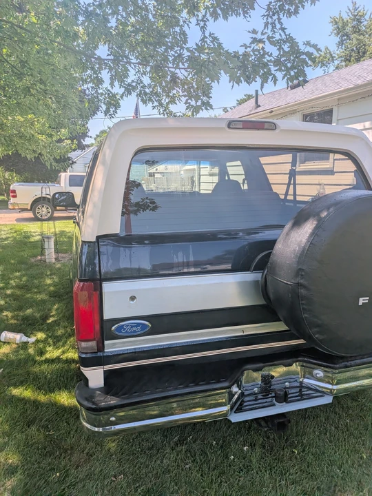 1993 Ford Bronco 5th Gen - Image 2 of 9