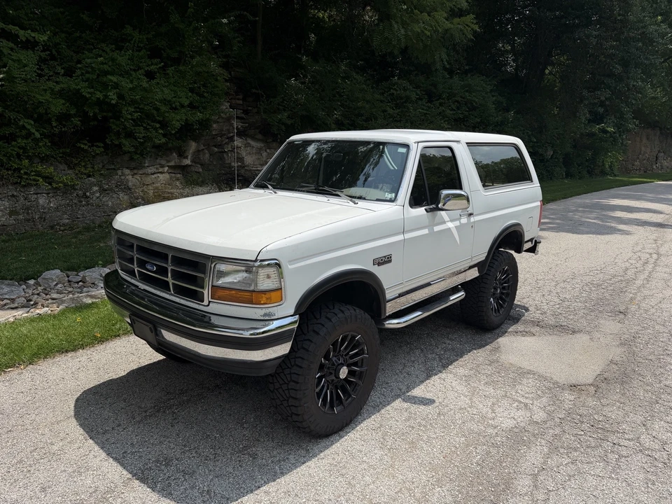 1993 Ford Bronco 5th Gen - Image 2 of 31