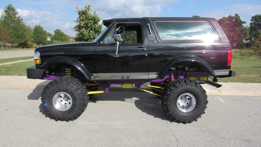 1993 Ford Bronco 5th Gen - Image 2 of 9