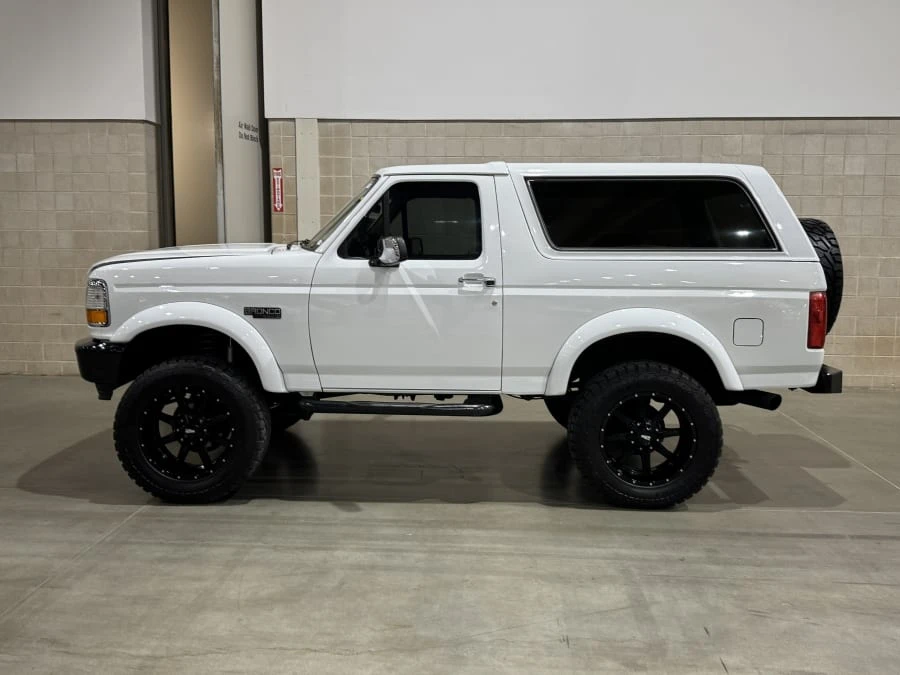 1993 Ford Bronco 5th Gen - Image 2 of 9