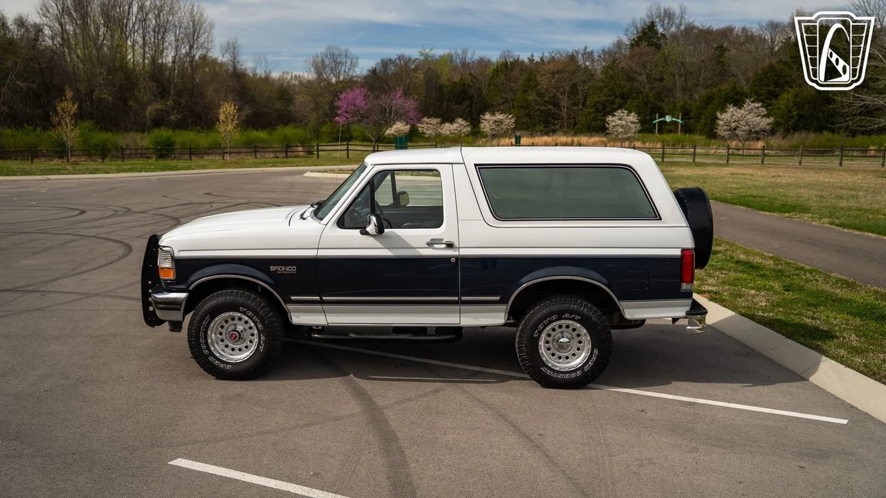 1993 Ford Bronco 5th Gen - Image 9 of 12