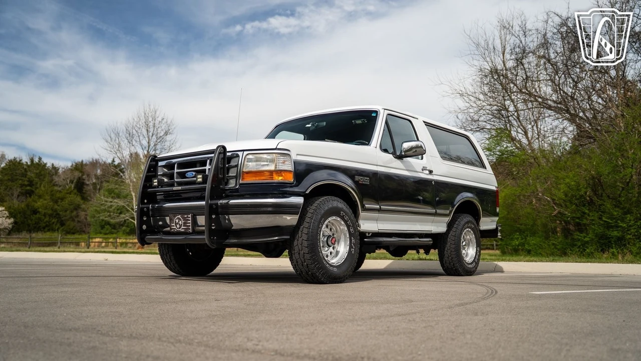 1993 Ford Bronco 5th Gen - Image 8 of 12