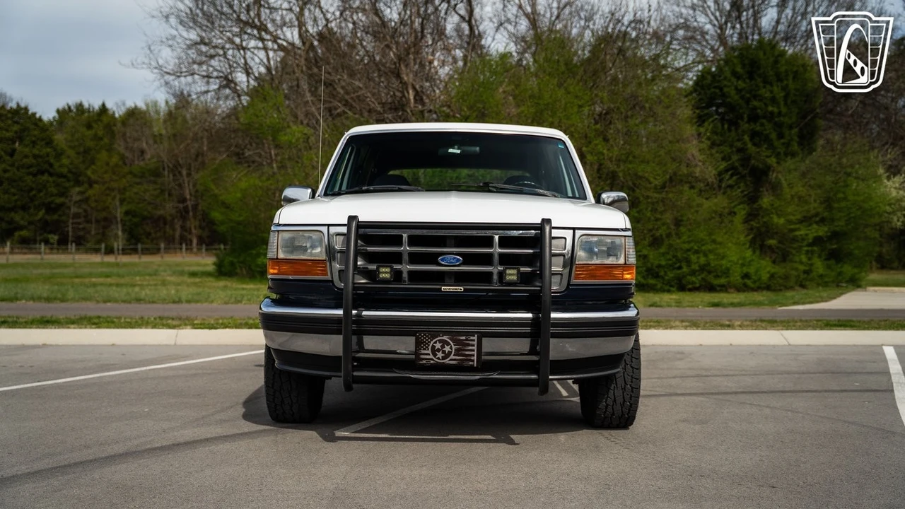 1993 Ford Bronco 5th Gen - Image 4 of 12