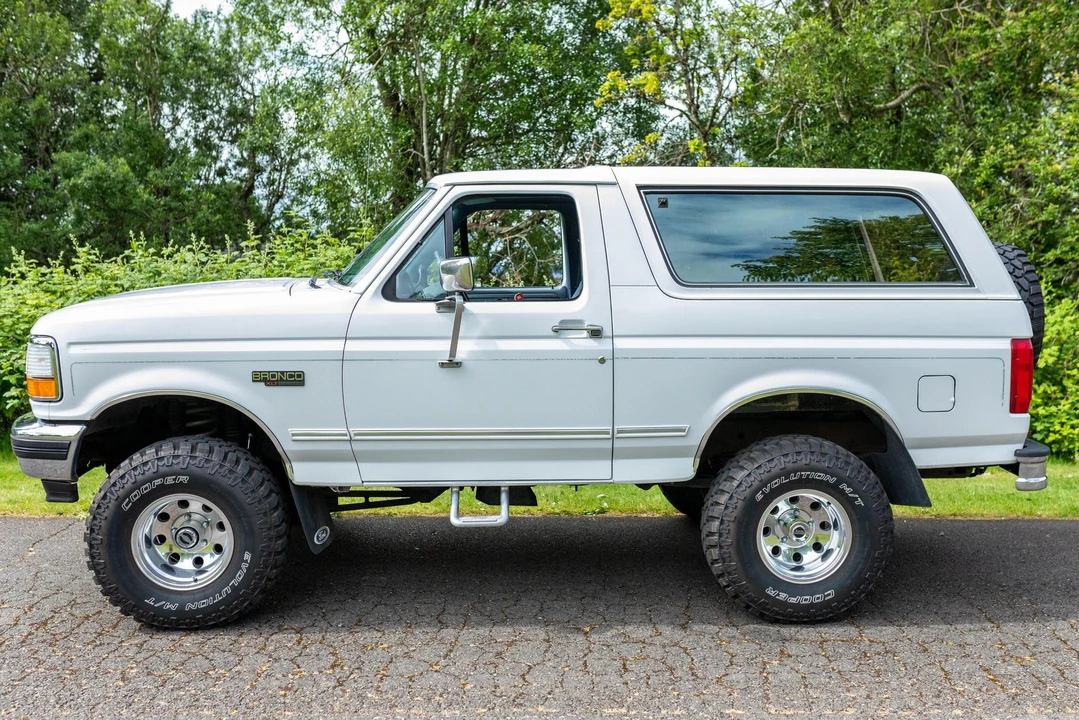 1993 Ford Bronco 5th Gen - Image 3 of 31