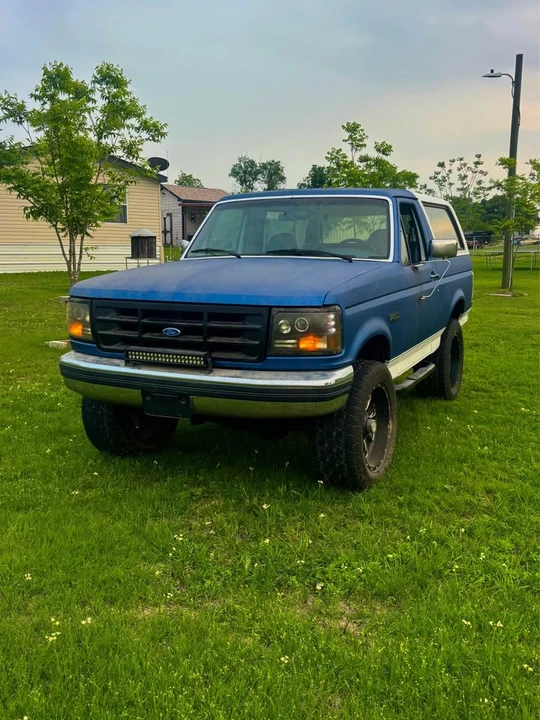1993 Ford Bronco 5th Gen - Image 2 of 8