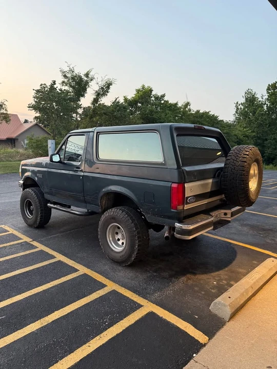 1993 Ford Bronco 5th Gen - Image 2 of 7