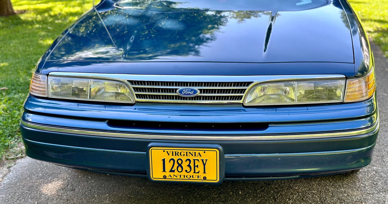 1993 Ford Crown Victoria - Image 19 of 31