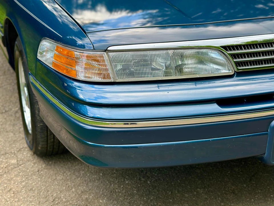 1993 Ford Crown Victoria - Image 18 of 31