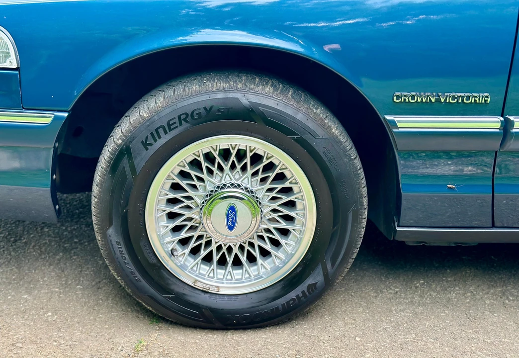 1993 Ford Crown Victoria - Image 30 of 31