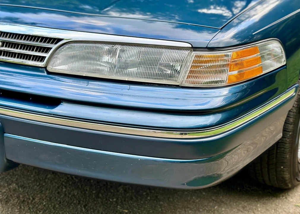 1993 Ford Crown Victoria - Image 20 of 31