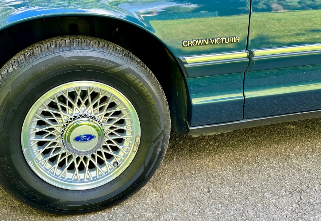 1993 Ford Crown Victoria - Image 21 of 31