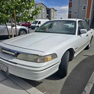 1993 Ford Crown Victoria LX Sedan 4D