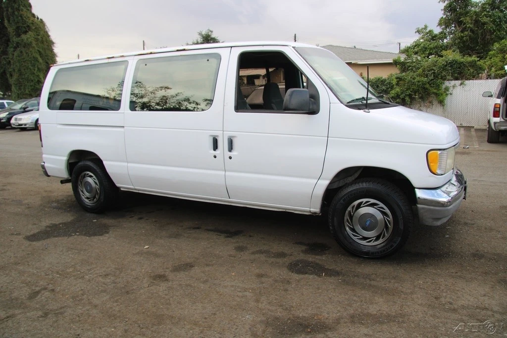 1993 Ford Econoline Van - Image 9 of 21