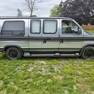 1993 Ford Econoline E150 Passenger Van