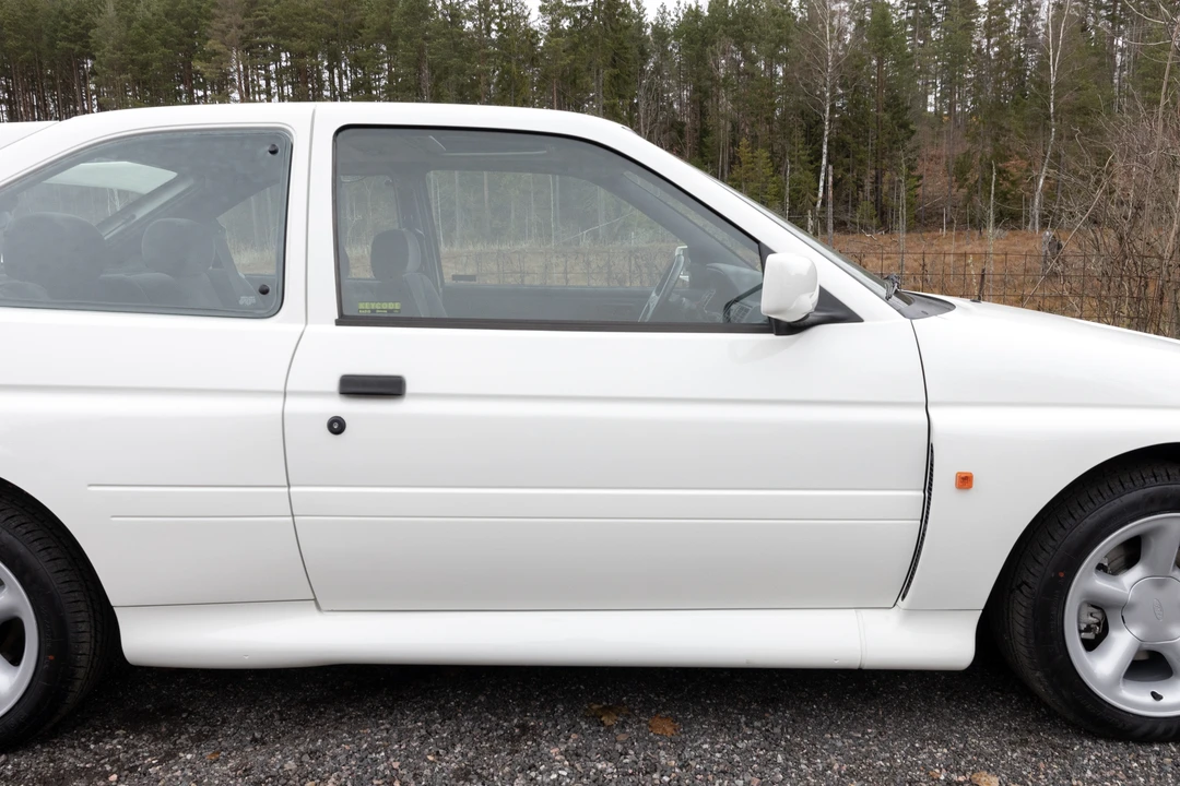 1993 Ford Escort RS Cosworth - Image 19 of 31
