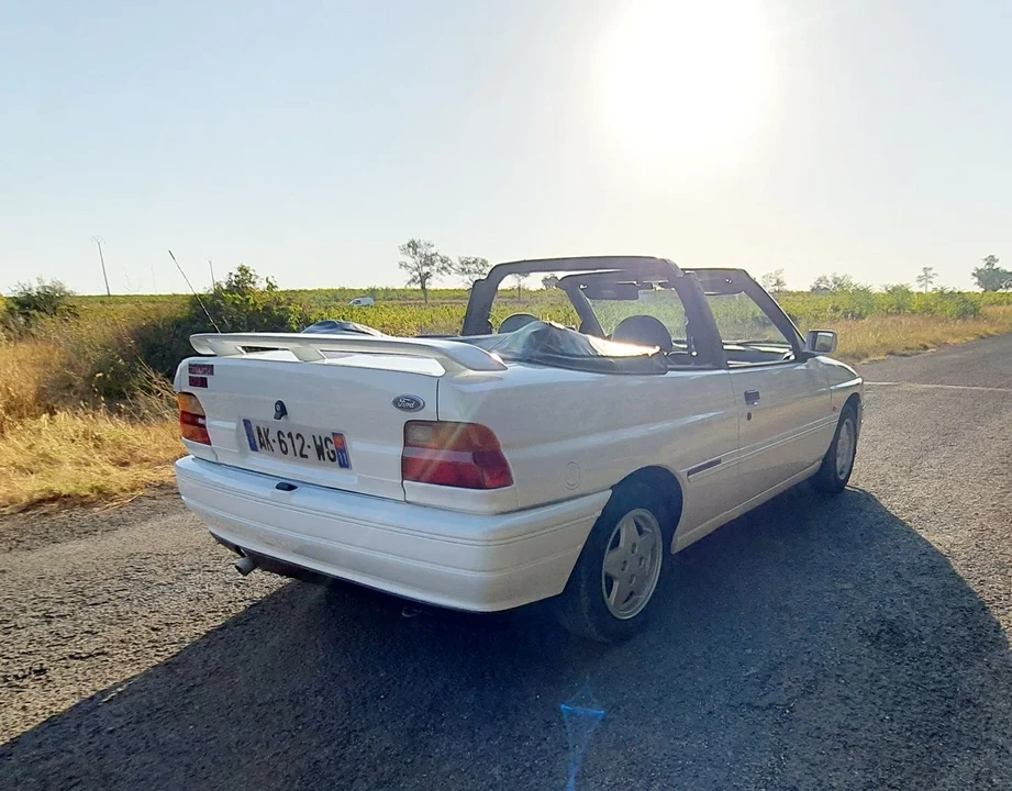 1993 Ford Escort - Image 6 of 30