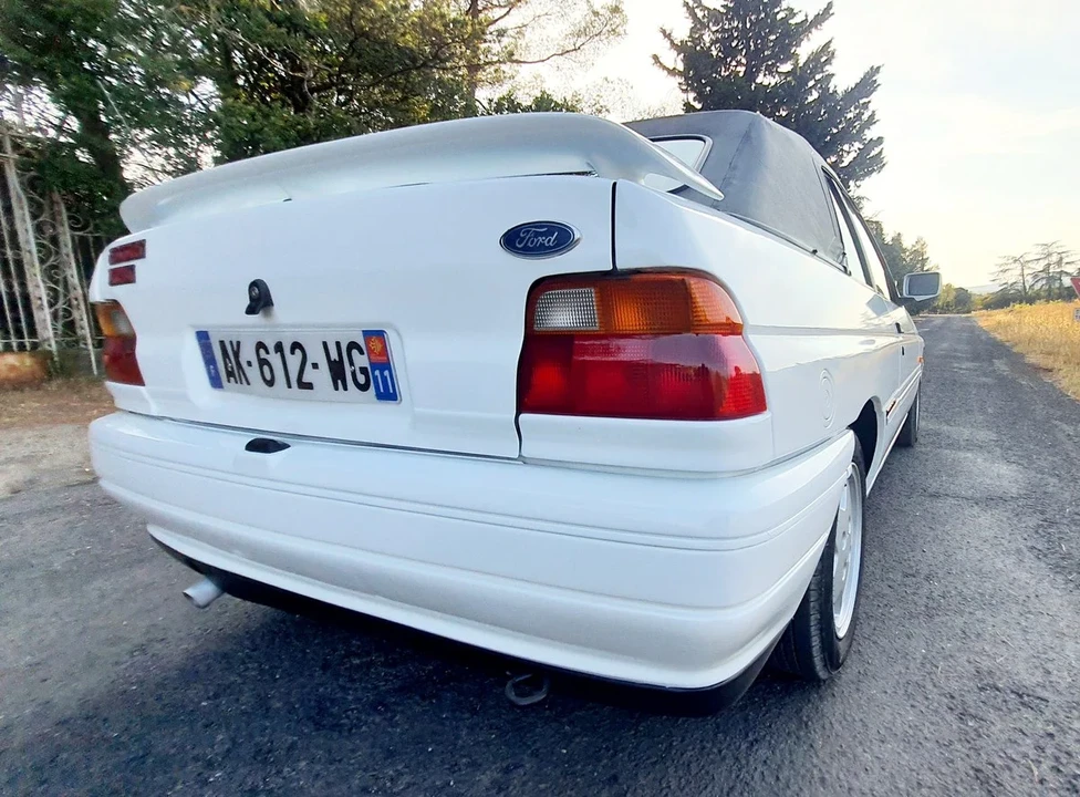 1993 Ford Escort - Image 20 of 30
