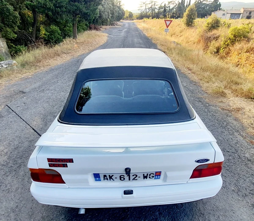 1993 Ford Escort - Image 22 of 30