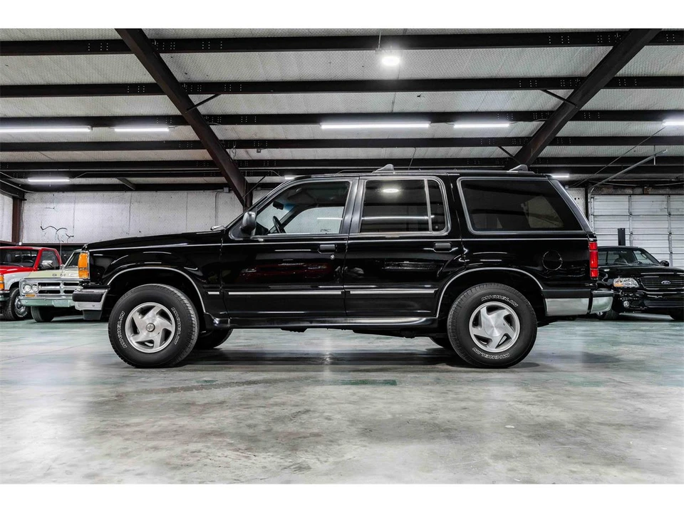 1993 Ford Explorer 1st Gen - Image 2 of 21