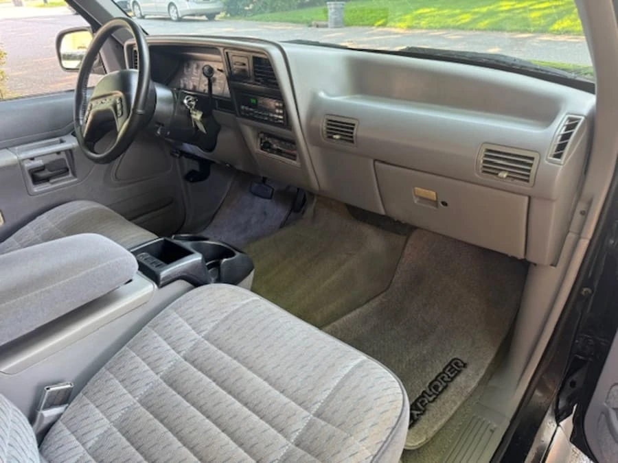 1993 Ford Explorer 1st Gen - Image 21 of 31