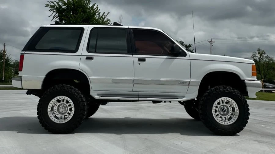 1993 Ford Explorer 1st Gen - Image 2 of 14