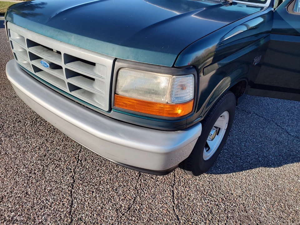 1993 Ford F-150 SVT Lightning 9th Gen - Image 4 of 12
