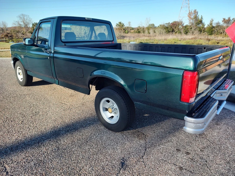 1993 Ford F-150 SVT Lightning 9th Gen - Image 9 of 12