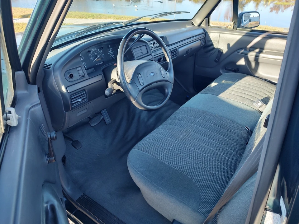 1993 Ford F-150 SVT Lightning 9th Gen - Image 11 of 12