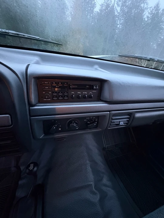 1993 Ford F-150 SVT Lightning 9th Gen - Image 9 of 10