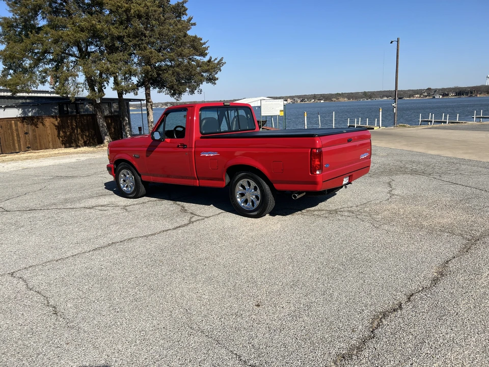 1993 Ford F-150 SVT Lightning 9th Gen - Image 8 of 31