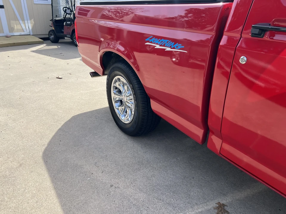 1993 Ford F-150 SVT Lightning 9th Gen - Image 29 of 31