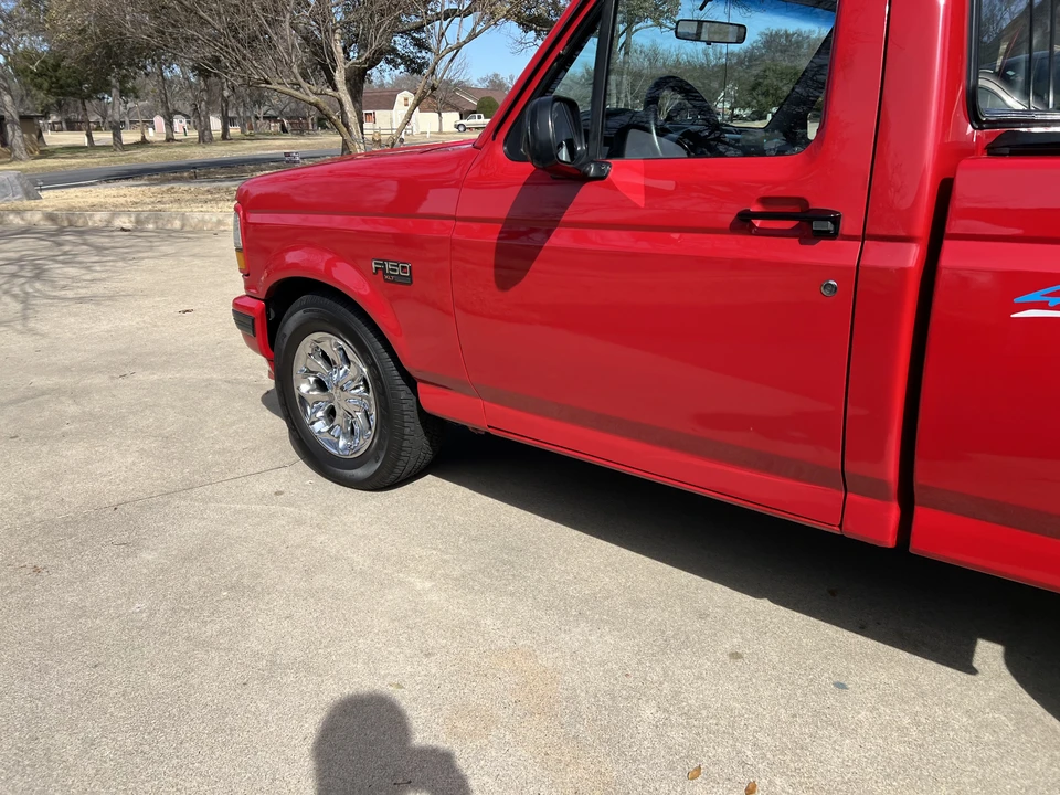 1993 Ford F-150 SVT Lightning 9th Gen - Image 24 of 31