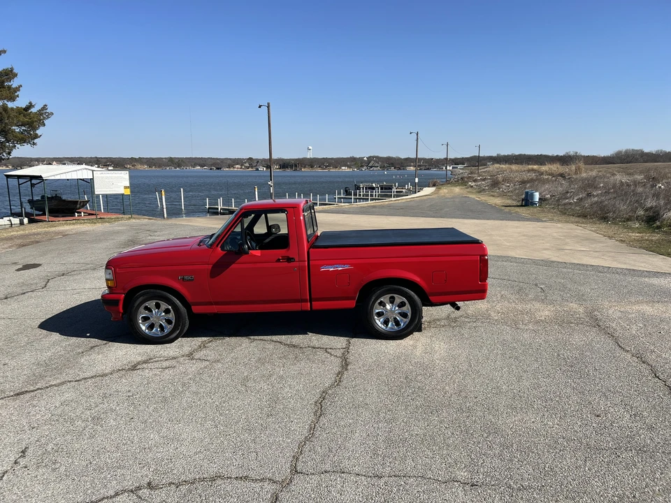 1993 Ford F-150 SVT Lightning 9th Gen - Image 2 of 31