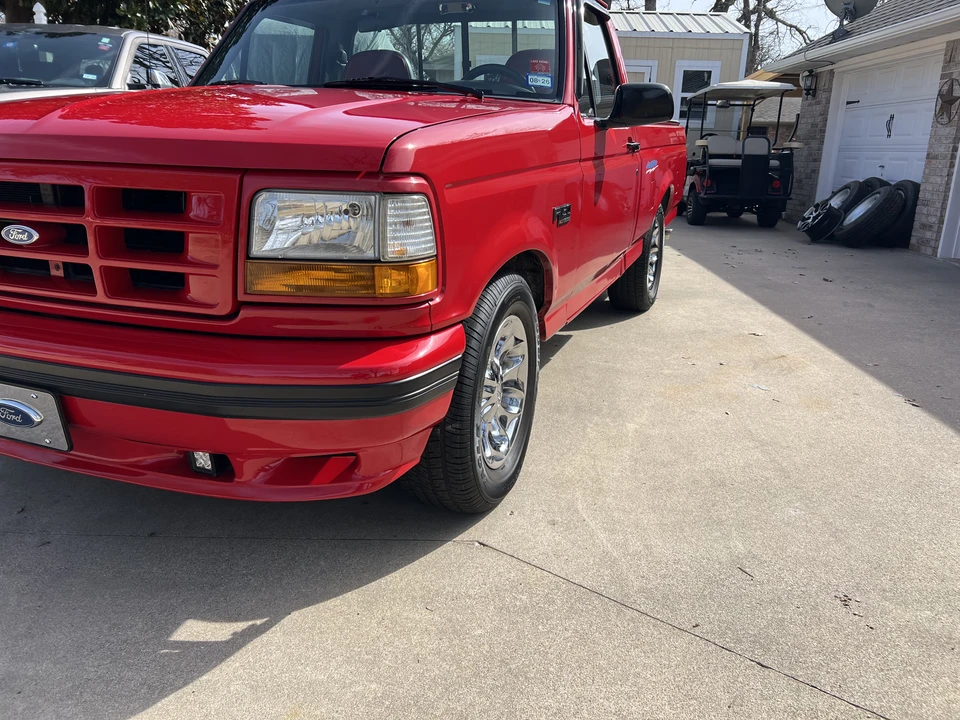 1993 Ford F-150 SVT Lightning 9th Gen - Image 23 of 31
