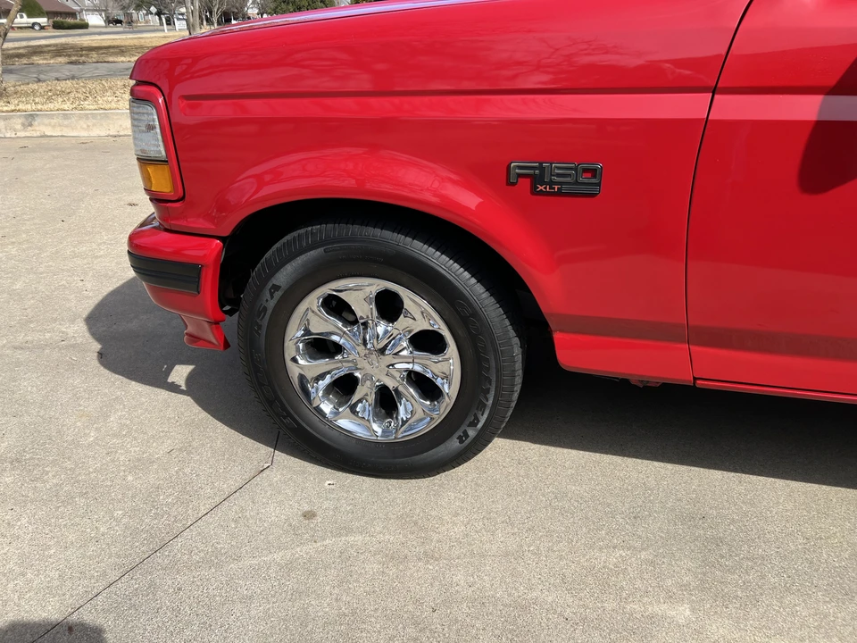 1993 Ford F-150 SVT Lightning 9th Gen - Image 20 of 31