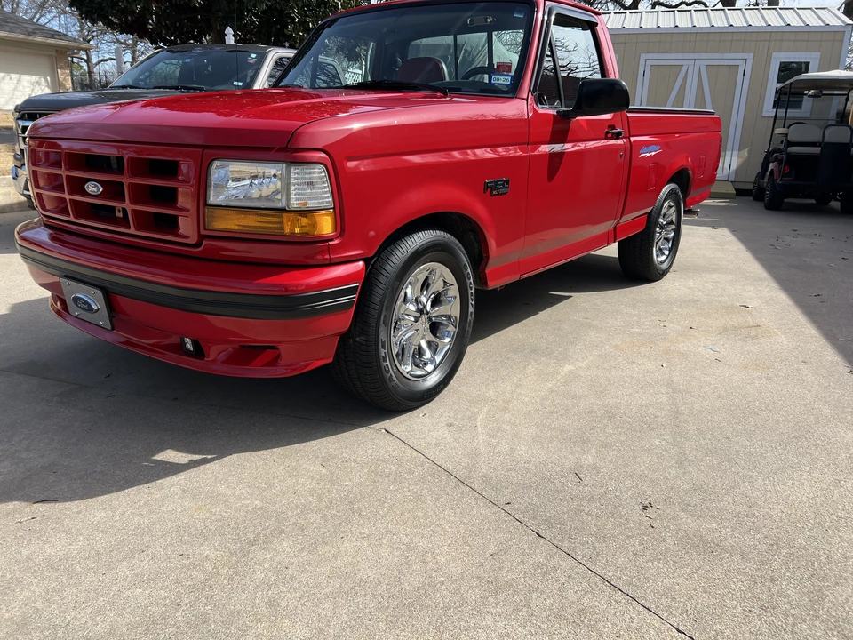 1993 Ford F-150 SVT Lightning 9th Gen - Image 18 of 31