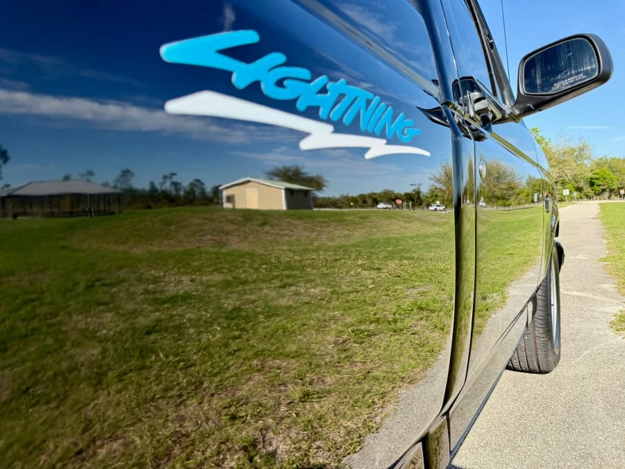 1993 Ford F-150 SVT Lightning 9th Gen - Image 8 of 16