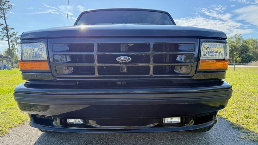 1993 Ford F-150 SVT Lightning 9th Gen - Image 4 of 16