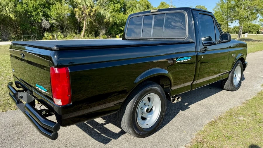 1993 Ford F-150 SVT Lightning 9th Gen - Image 3 of 16