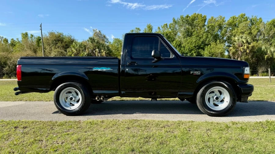 1993 Ford F-150 SVT Lightning 9th Gen - Image 5 of 16
