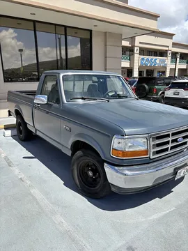 1993 Ford F-150 XLT Pickup 2D 6 1/2 ft