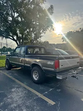 1993 Ford F-150 XLT Pickup 2D 6 1/2 ft
