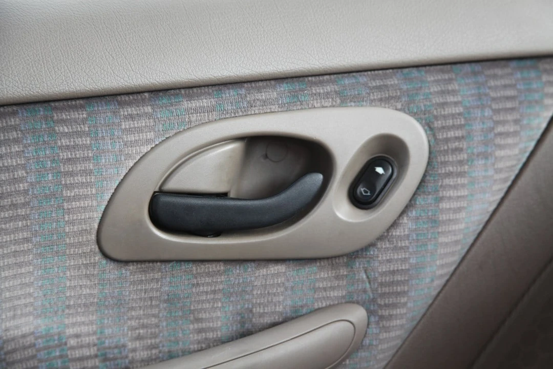 1993 Ford Contour - Image 28 of 30