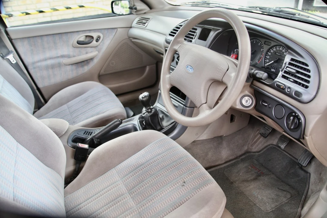 1993 Ford Contour - Image 17 of 30