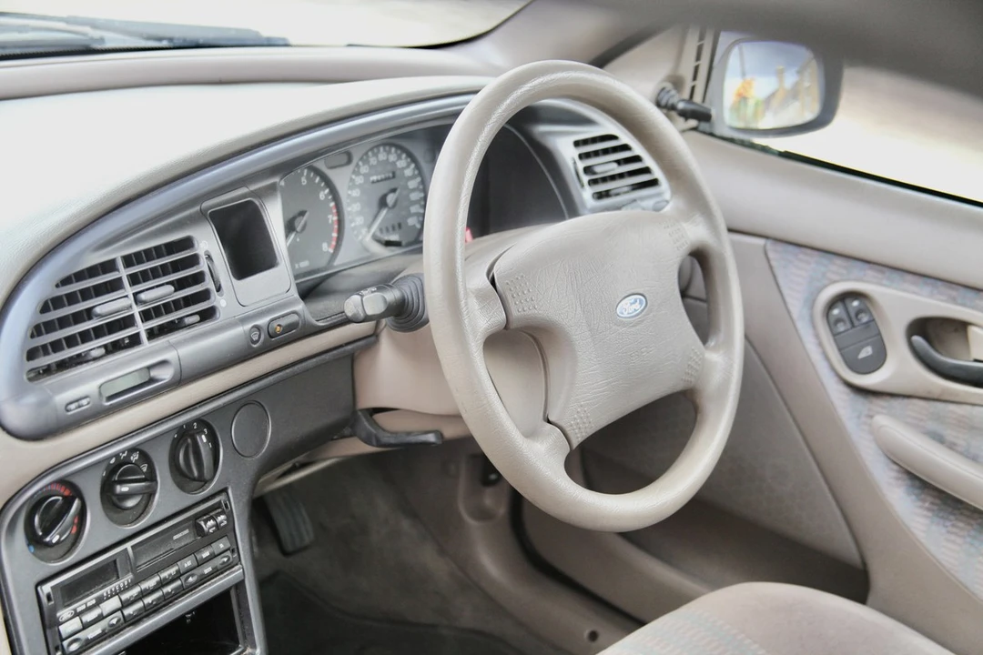 1993 Ford Contour - Image 19 of 30