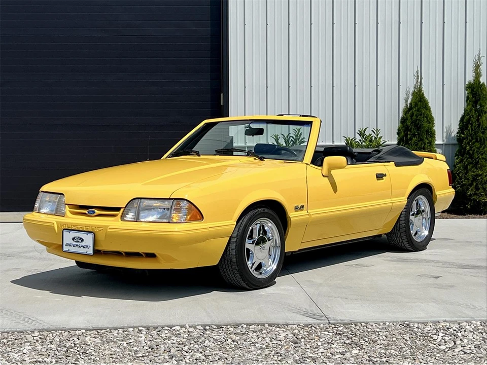 1993 Ford Mustang 3rd Gen - Image 2 of 31